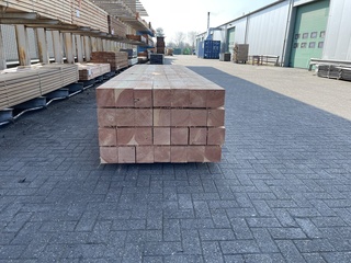 Ca. 14x Douglas balken fijnbezaagd, 150x150mm, lengte 400cm